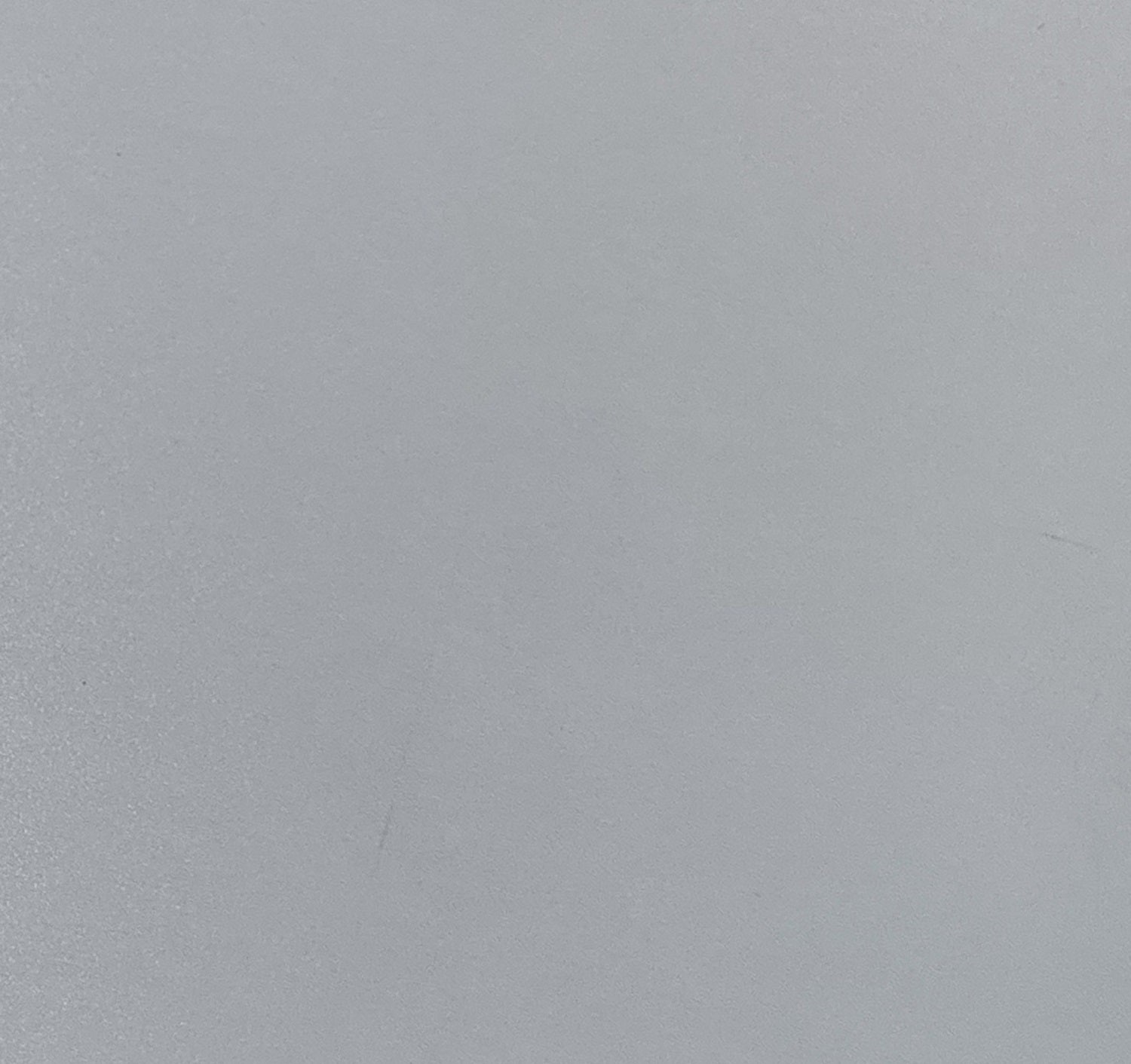 Coloris gris clair de la finition mélamine du lit mezzanine MONTANA 140x190 cm